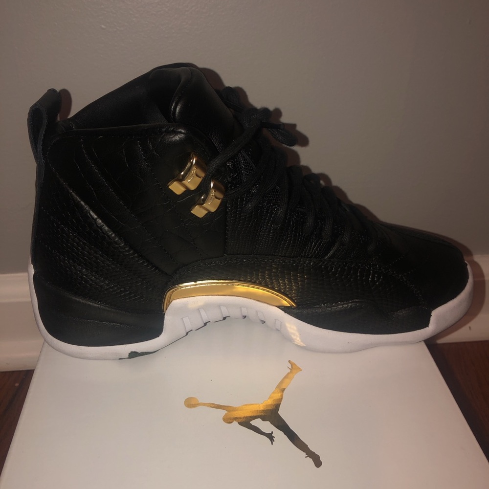 Women’s Retro 12
